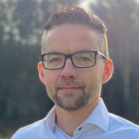Luitzen Bakker