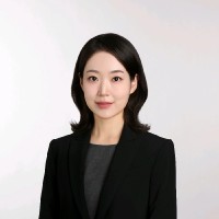 Hyojung (Kelly) Shin