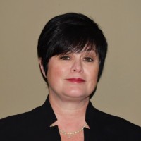Holly Stenzel