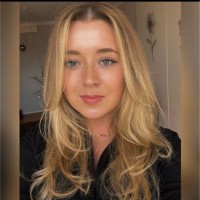 Alexandra Follett