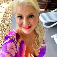 Leisa Stone