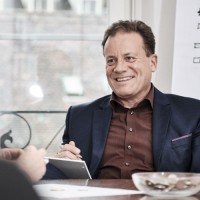 Dr. Urs Tschanz