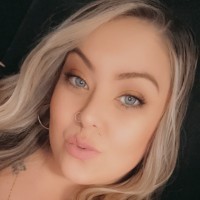 Rhianna Flores