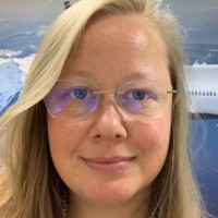 Kari Hale, Mba