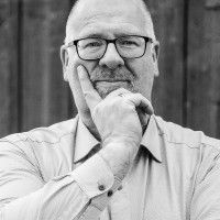 Michael Schneider
