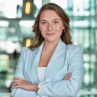 Alexandra Savostikova, Mba