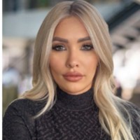 Yasmine C