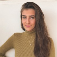 Vitória Simon