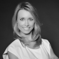 Nina Hajek