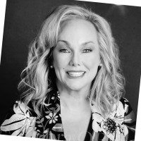 Lisa Stout