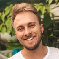 Виктор Александров