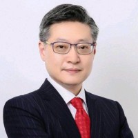 Raymond Lee