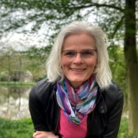 Monique Van Leest