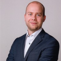 Dr. Thorsten Henning