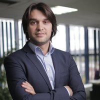 Igor Genunchi, Acca