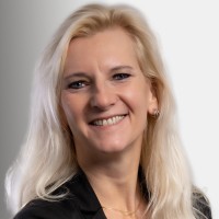 Linda Donker Kaat