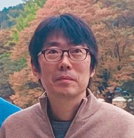 Yong-Hyuk Kim