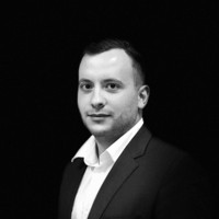 Lukas T.
