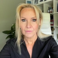 Valerie Nott