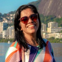 Cláudia Maria de Carvalho Santos