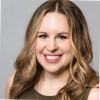 Laura Hoium