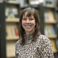 Anneke Hol