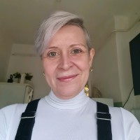Erika Laszlo