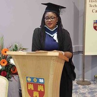 Akande Bola