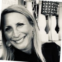 Martine Van Pernis