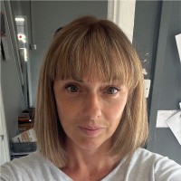 Dr Kelly Tanner