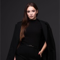 Elina V.