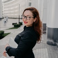 Елена Попова