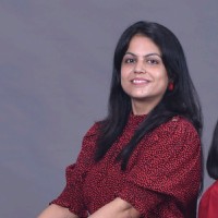 Dr Poonam Savlani