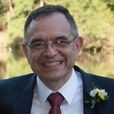 Dr. Julio Jorge González