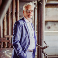 Dr. Sebastian Henneke