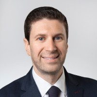 Ari R.
