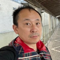 Tomo Suzuki