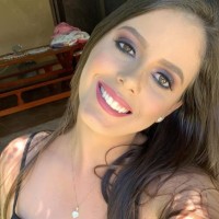 Larissa Neves Resende