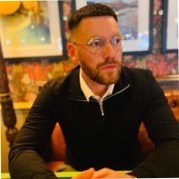 Elliot Thom