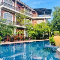 The Coconut House Hotel and Restaurant
