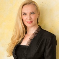 Laura M. Stefan