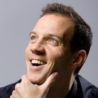 Lars V.