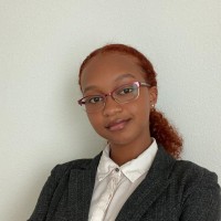 Evelise R.