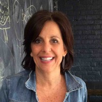 Liz Hollis