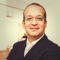 Alex León