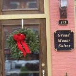 Grand Manor Suites
