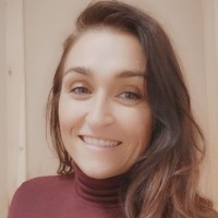 Laura Flores Carranza