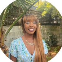 Angela Holmes