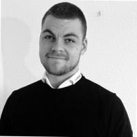 Tobias Larsen