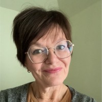 Lesley Desjardins